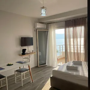 Lotus , Vlorë Albanië